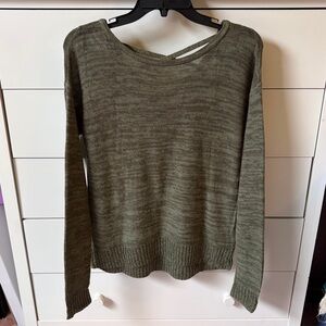 🌿 SO WOMENS SIZE SMALL GREEN CREWNECK SWEATER